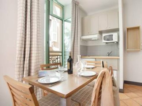 APPARTEMENT 4 personnes - (max. 2 adultes) Nice