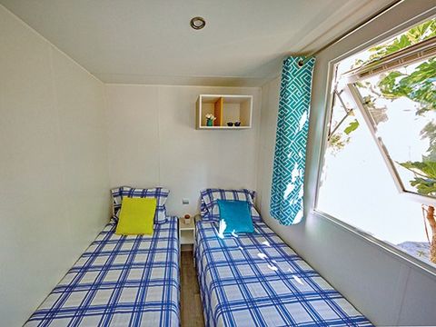 Mobilhome 6 personnes - Classic | 3 Ch. | 6 Pers. | Terrasse surélevée | Clim.