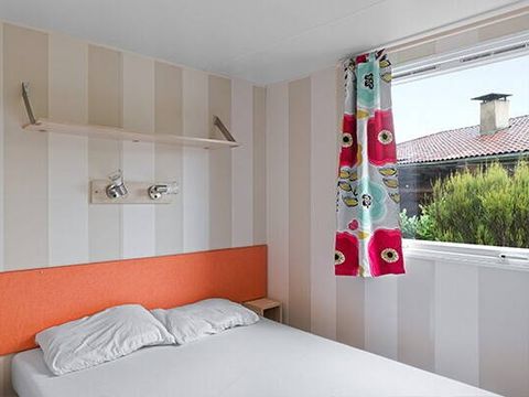 BUNGALOW 6 personnes - Mobil-home | Comfort | 2 Ch. | 4/6 Pers. | Terrasse surélevée | Clim.