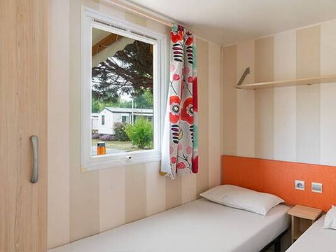 BUNGALOW 6 personnes - Mobil-home | Comfort | 2 Ch. | 4/6 Pers. | Terrasse surélevée | Clim.