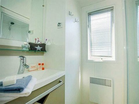 BUNGALOW 6 personnes - Mobil-home | Comfort | 3 Ch. | 6 Pers. | Terrasse simple | Clim.