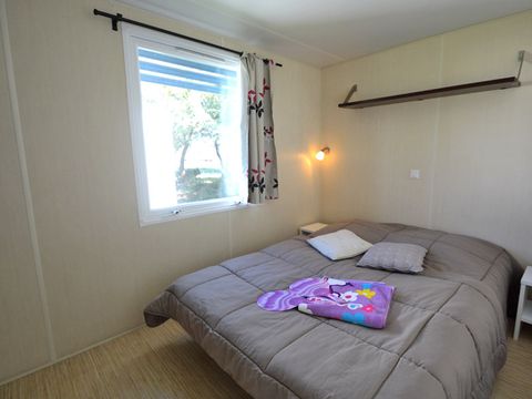 MOBILHOME 4 personnes - 4 places 2 chambres TV, Clim