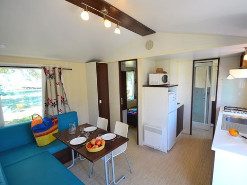 MOBILHOME 4 personnes - 4 places 2 chambres TV, Clim