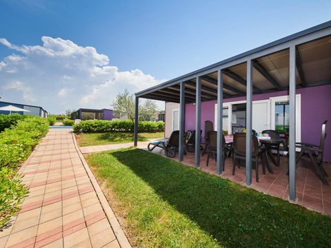 Mobilhome 6 personnes - Comfort | 3 Ch. | 6 Pers. | Terrasse surélevée | 2 SDB | Clim. | TV