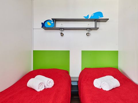 Mobilhome 6 personnes - Comfort | 3 Ch. | 6 Pers. | Terrasse surélevée | 2 SDB | Clim. | TV