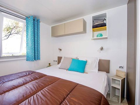 MOBILHOME 6 personnes - Mobil-home | Premium | 3 Ch. | 6 Pers. | Terrasse surélevée | 1 SDB | Clim.