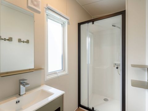 MOBILHOME 6 personnes - Mobil-home | Premium | 3 Ch. | 6 Pers. | Terrasse surélevée | Clim. | TV