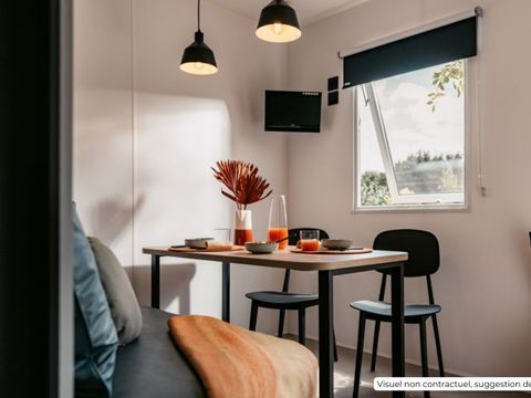 MOBILHOME 2 personnes - Homeflower Premium - 1 chambre + Terrasse semi-couverte + TV + LV + Clim + Draps inclus