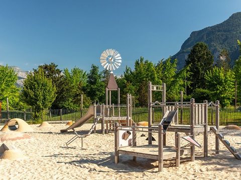 Flower Camping Les Iles - Camping Haute-Savoie - Image N°2