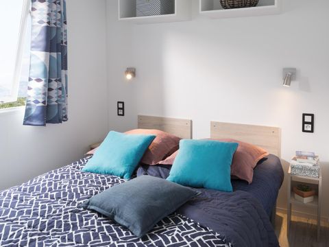 MOBILHOME 4 personnes - Confort 25m² (2 chambres) + terrasse semi-couverte 10m² + TV | 4 personnes