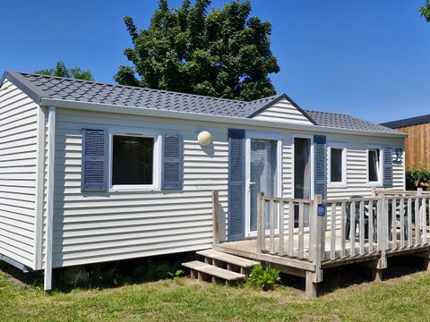 MOBILHOME 6 personnes - Standard 32m² (3 chambres) + terrasse 10m² + TV | 6 personnes