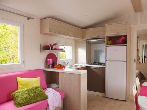 MOBILHOME 6 personnes - Standard 32m² (3 chambres) + terrasse 10m² + TV | 6 personnes