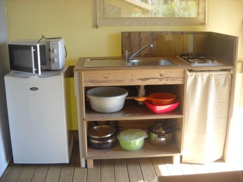 TENTE TOILE ET BOIS 4 personnes - Freeflower Standard 28m² (2 chambres) + terrasse couverte 8m²- sans sanitaires et sans salle de bain | 4 personnes