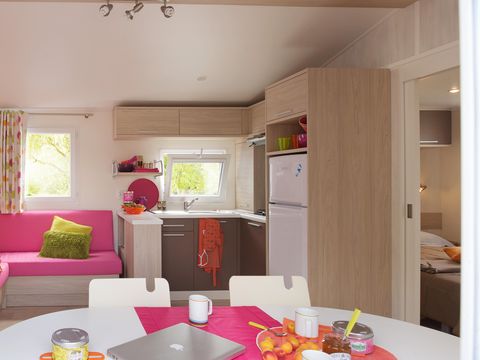 MOBILHOME 6 personnes - Confort 32m² (3 chambres) + terrasse semi-couverte 10m² + TV | 6 personnes