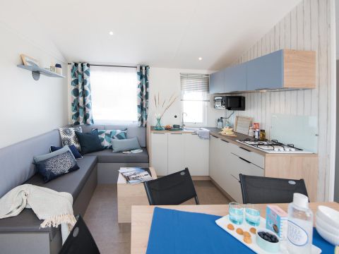 MOBILHOME 6 personnes - Premium 30m² (3 chambres) + terrasse 15m² + draps + serviettes + LV + TV 6 pers. MOBILHOME 6 personnes - Premium 30m² (3 chambres) + terrasse 15m² + draps + serviettes + LV + TV 6 pers.