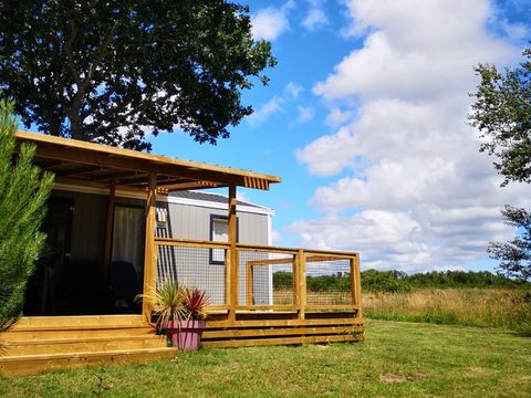 MOBILHOME 6 personnes - Premium 30m² (3 chambres) + terrasse 15m² + draps + serviettes + LV + TV 6 pers. MOBILHOME 6 personnes - Premium 30m² (3 chambres) + terrasse 15m² + draps + serviettes + LV + TV 6 pers.