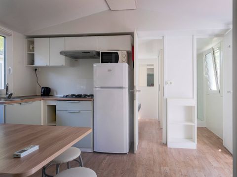 MOBILHOME 6 personnes - Comfort | 3 Chambres | Capacité 6 personnes | Terrasse semi couverte | 1 Salle de bain | Climatisation