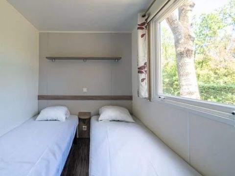 MOBILHOME 6 personnes - Comfort | 2 Chambres | Capacité 4-6 personnes | Terrasse semi-couverte | 1 Salle de bain | Climatisation