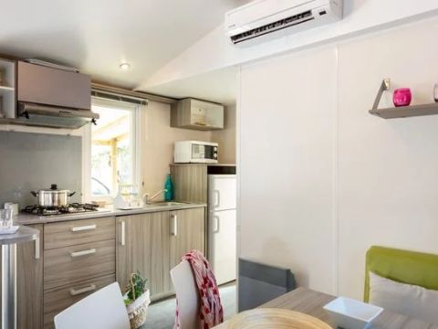 MOBILHOME 6 personnes - Comfort | 2 Chambres | Capacité 4-6 personnes | Terrasse semi-couverte | 1 Salle de bain | Climatisation