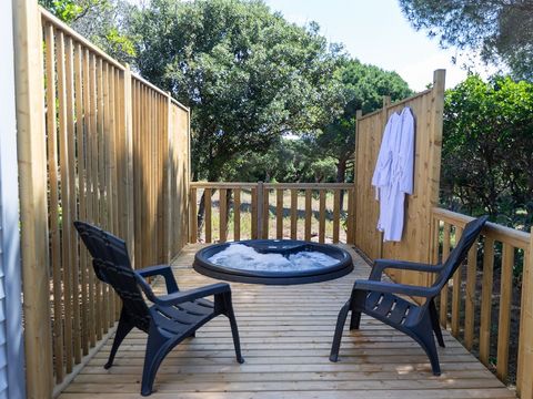 MOBILHOME 4 personnes -  Key West - 2 chambres - 2 salles de bains + TV + Spa