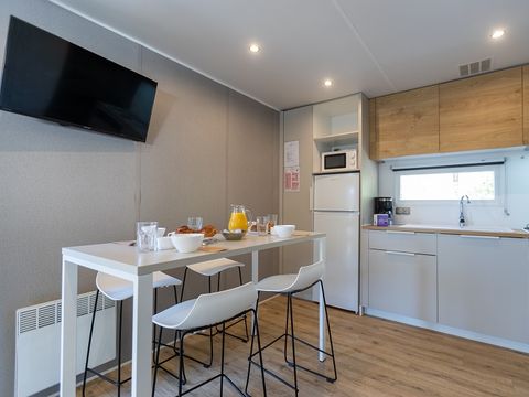 MOBILHOME 4 personnes -  Key West - 2 chambres - 2 salles de bains + TV + Spa