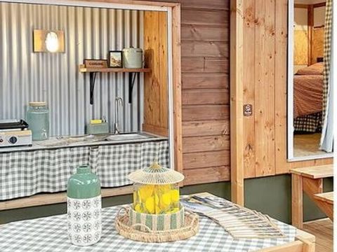 Tiny house 4 personnes - Tiny House | 2 Ch. | 4 Pers. | Terrasse surélevée | 1 SDB | Clim.