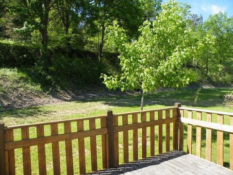 CHALET 4 personnes - Locatif bois avec terrasse couverte - Climatisé