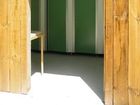 CHALET 4 personnes - Cabane Lodge 35 m² sur plancher bois (35 m² avec terrasse)