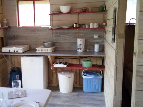 CHALET 4 personnes - Cabane Lodge 35 m² sur plancher bois (35 m² avec terrasse)