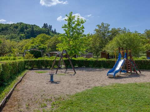 CHALET 4 personnes - CLIM - Cabane Lodge 35 m² sur plancher bois (35 m² avec terrasse)