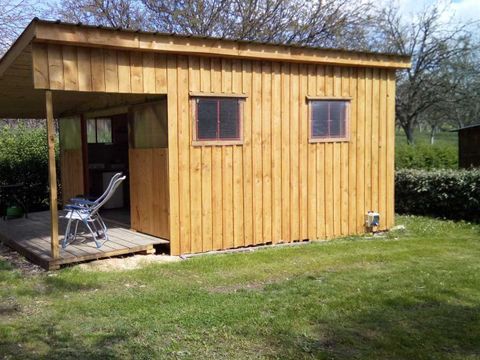 CHALET 4 personnes - Cabane Lodge 35 m² sur plancher bois (35 m² avec terrasse)