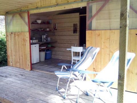 CHALET 4 personnes - Cabane Lodge 35 m² sur plancher bois (35 m² avec terrasse)