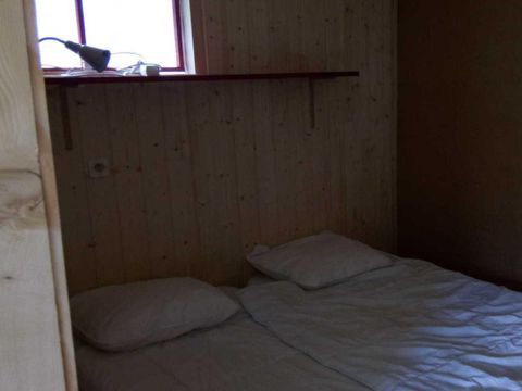 CHALET 4 personnes - Cabane Lodge 35 m² sur plancher bois (35 m² avec terrasse)