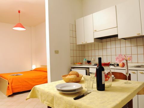 STUDIO 2 personnes - une pièce