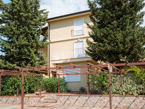 STUDIO 2 personnes - une pièce