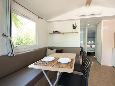 BUNGALOW 5 personnes - Bungalow 3 Pièces 4/5 Personnes Climatisé + TV (4 adultes + 1 bébé - 2 ans)