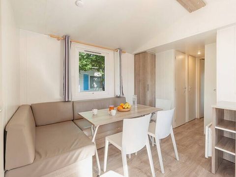 MOBILHOME 4 personnes - Comfort | 2 Ch. | 4 Pers. | Terrasse simple | Clim.