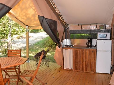 Tente en toile et en bois 5 personnes - LODGE VICTORIA sans sanitaires
