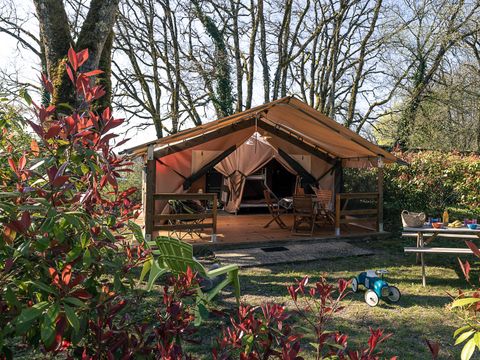 Tente en toile et en bois 5 personnes - LODGE VICTORIA sans sanitaires