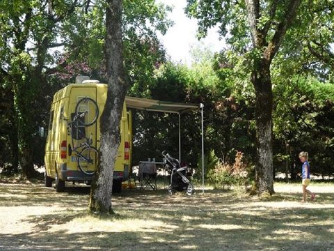 Emplacement - tente / caravane ou camping-car