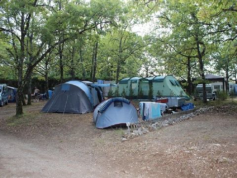 Emplacement - tente / caravane ou camping-car