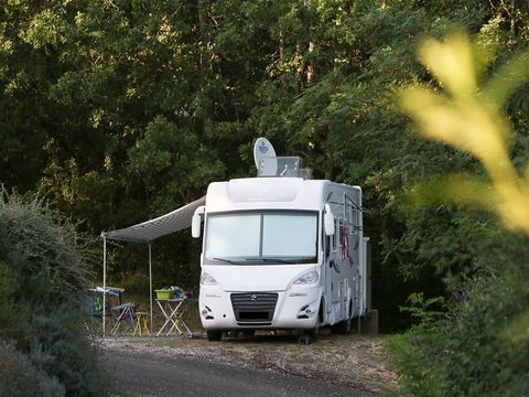 Emplacement - tente / caravane ou camping-car
