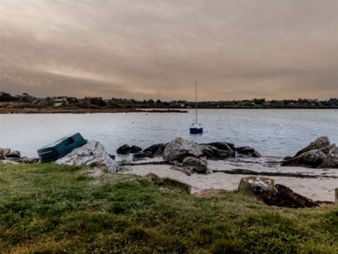 Emplacement - Emplacement Grand Large pieds dans l'eau