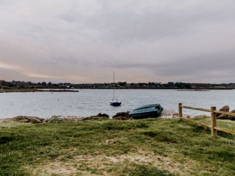Emplacement - Emplacement Grand Large pieds dans l'eau