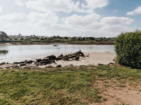 Emplacement - Emplacement Grand Large pieds dans l'eau