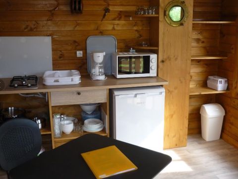 BUNGALOW 4 personnes - POD + chalet cuisine sans sanitaires (Animaux interdits) 2 adultes + 2 enfants