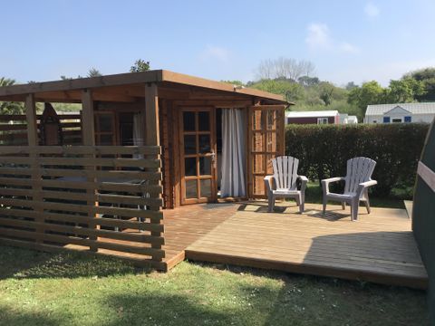 BUNGALOW 4 personnes - POD + chalet cuisine sans sanitaires (Animaux interdits) 2 adultes + 2 enfants