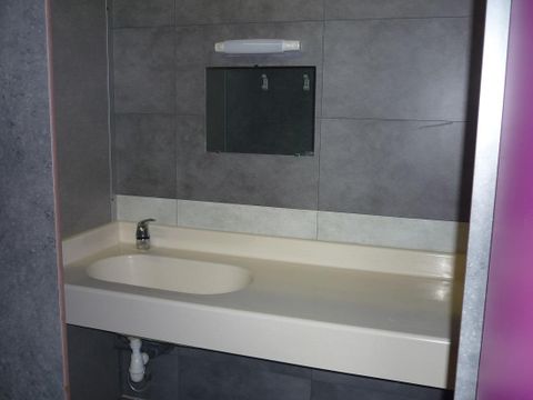 BUNGALOW 4 personnes - POD + chalet cuisine sans sanitaires (Animaux interdits) 2 adultes + 2 enfants