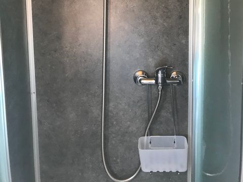 Hébergement 2 personnes - Roulotte 11 m² - 1 chambre + terrasse 7 m² (Animaux interdits)