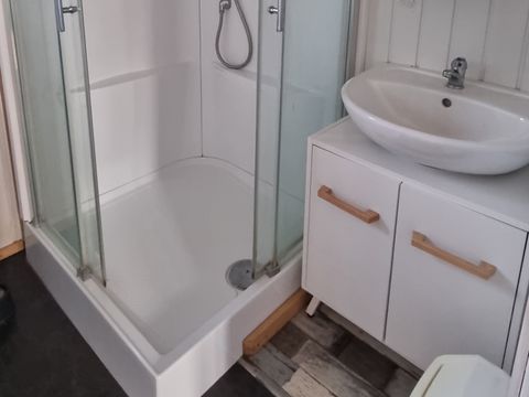 CHALET 5 personnes - 80 Chalet Champêtre 35m² + Grande Terrasse couverte +Télévision + Lave vaisselle 1/5 pers